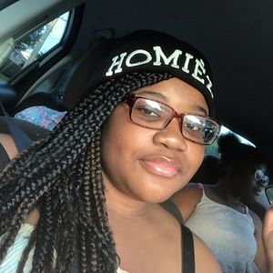 Meet your Posher, Edweige